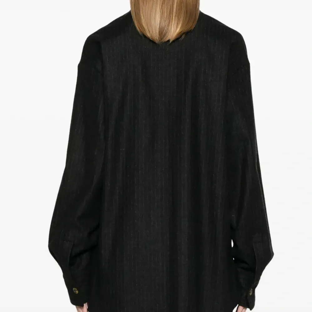 Рубашка в тонкую полоску Рубашка в тонкую полоску