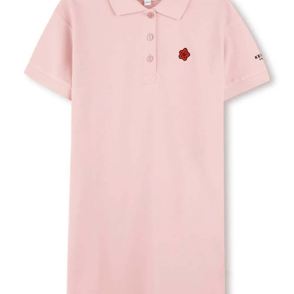 Платье с вышитым логотипом