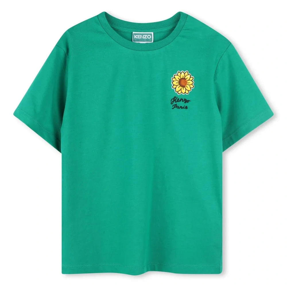 Футболка с вышитым логотипом