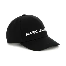 Кепка с вышитым логотипом