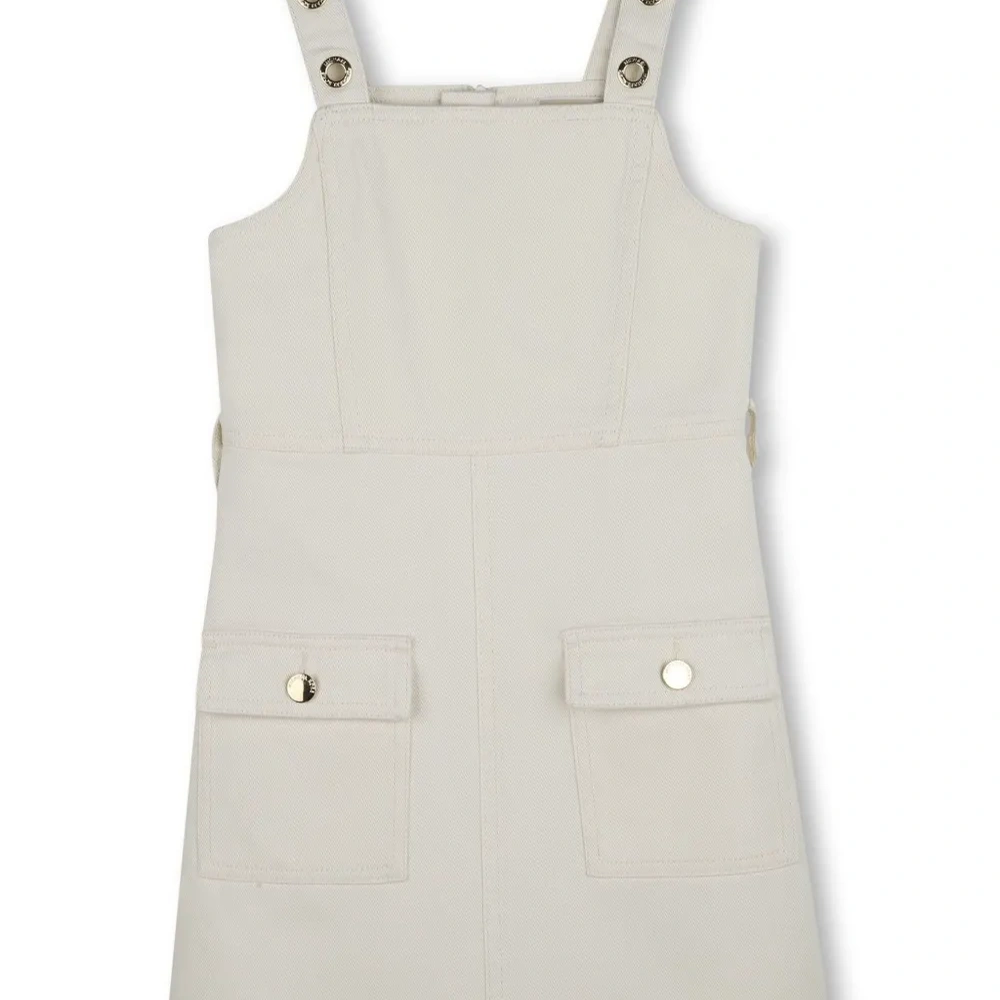 Платье с люверсами