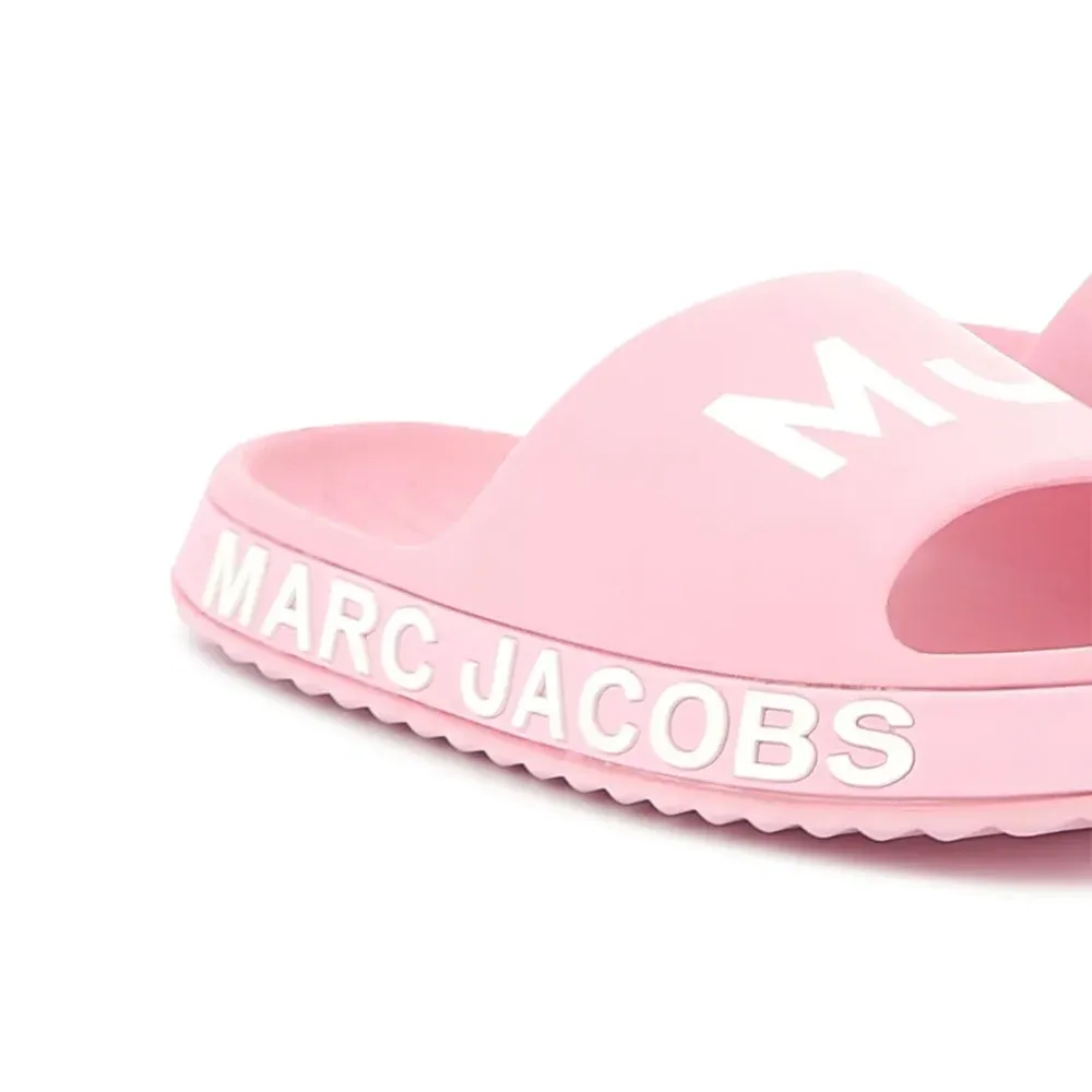 Шлепанцы с логотипом