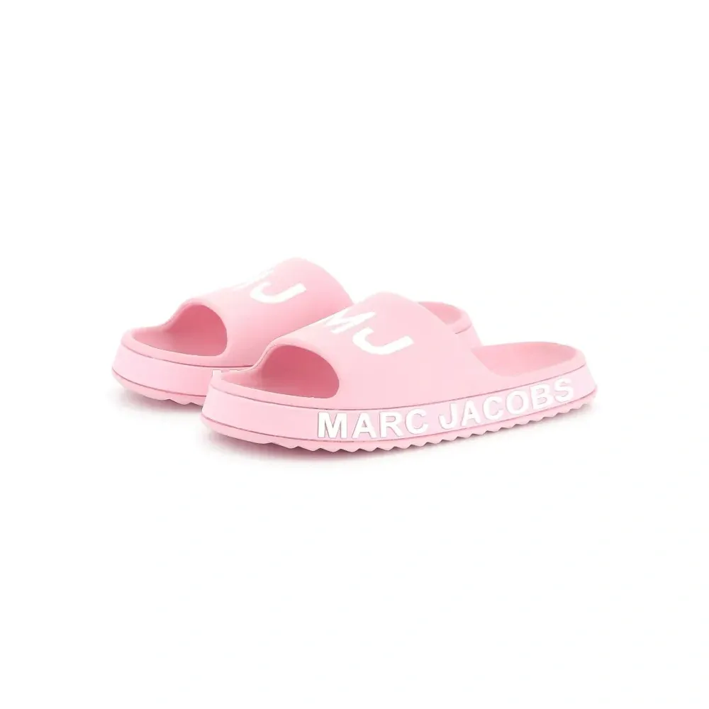 Шлепанцы с логотипом