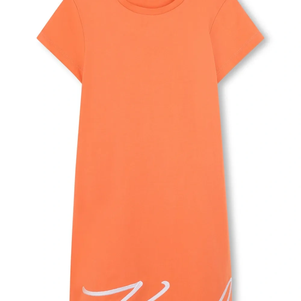 Платье с вышитым логотипом