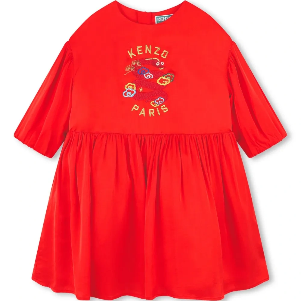 Платье с вышитым логотипом