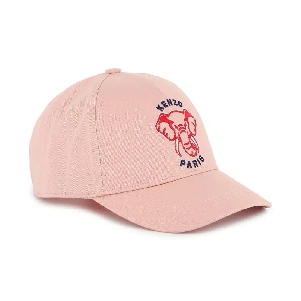 Кепка с вышитым логотипом Кепка с вышитым логотипом