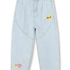 Джинсы с нашивкой