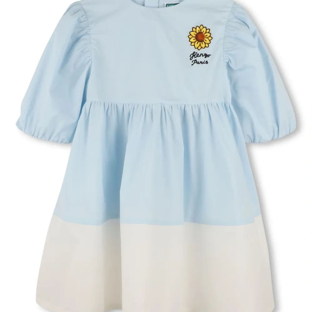 Платье с аппликацией