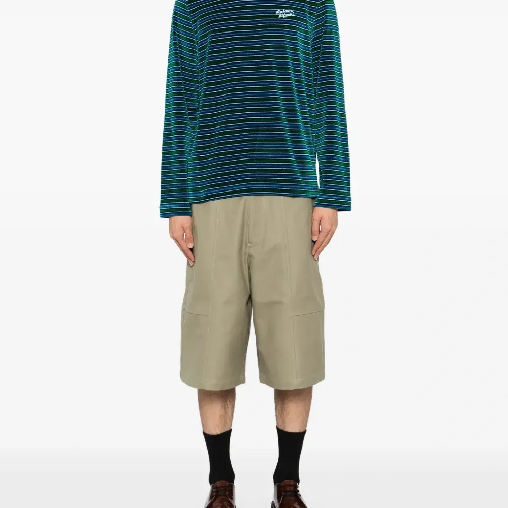 Футболка с длинными рукавами Футболка с длинными рукавами