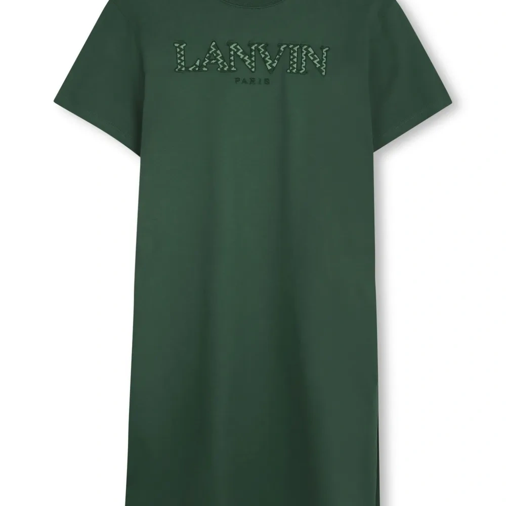 Платье с нашивкой-логотипом