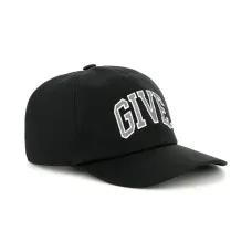 Кепка с вышитым логотипом Кепка с вышитым логотипом