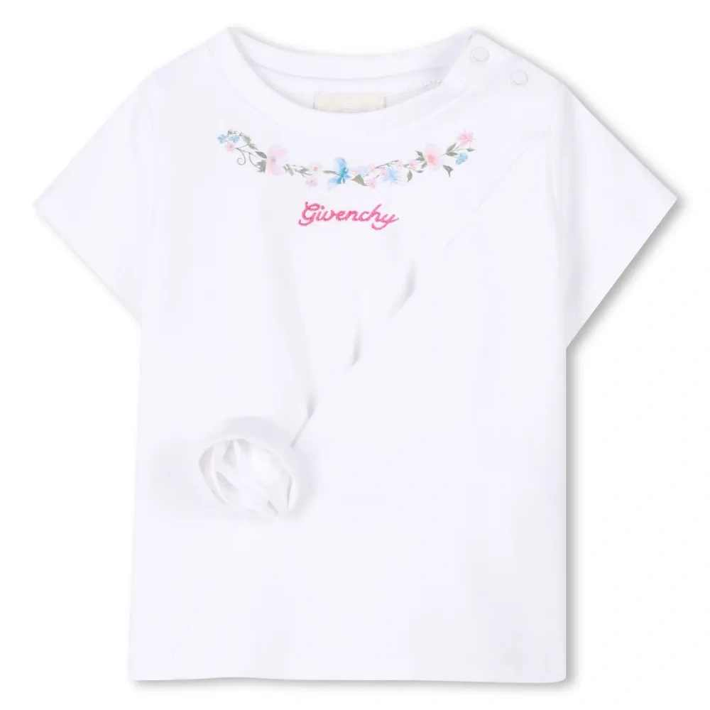 Футболка с вышитым логотипом