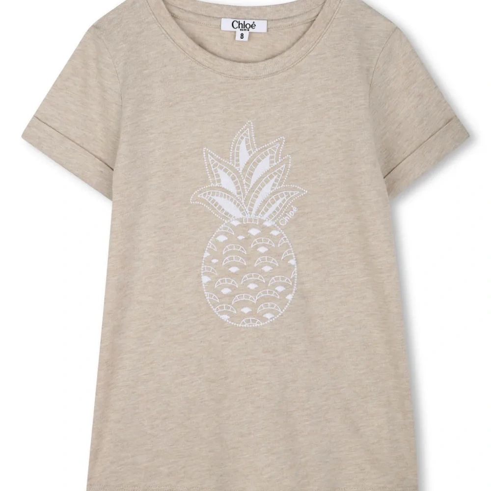 Футболка с вышивкой