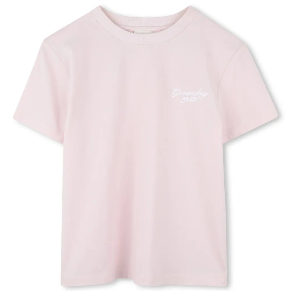 Футболка с вышитым логотипом