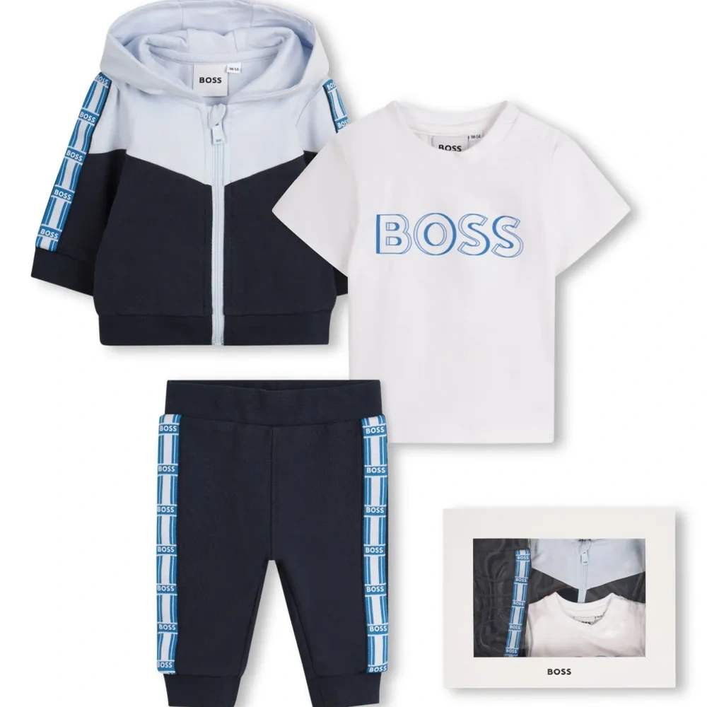 Спортивный костюм с логотипом Спортивный костюм с логотипом