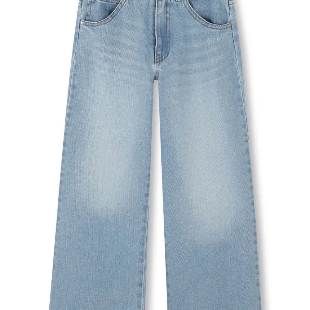 Джинсы с нашивкой-логотипом