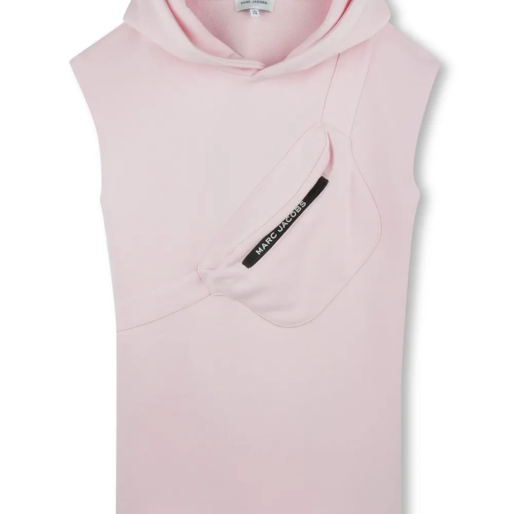 Платье с капюшоном