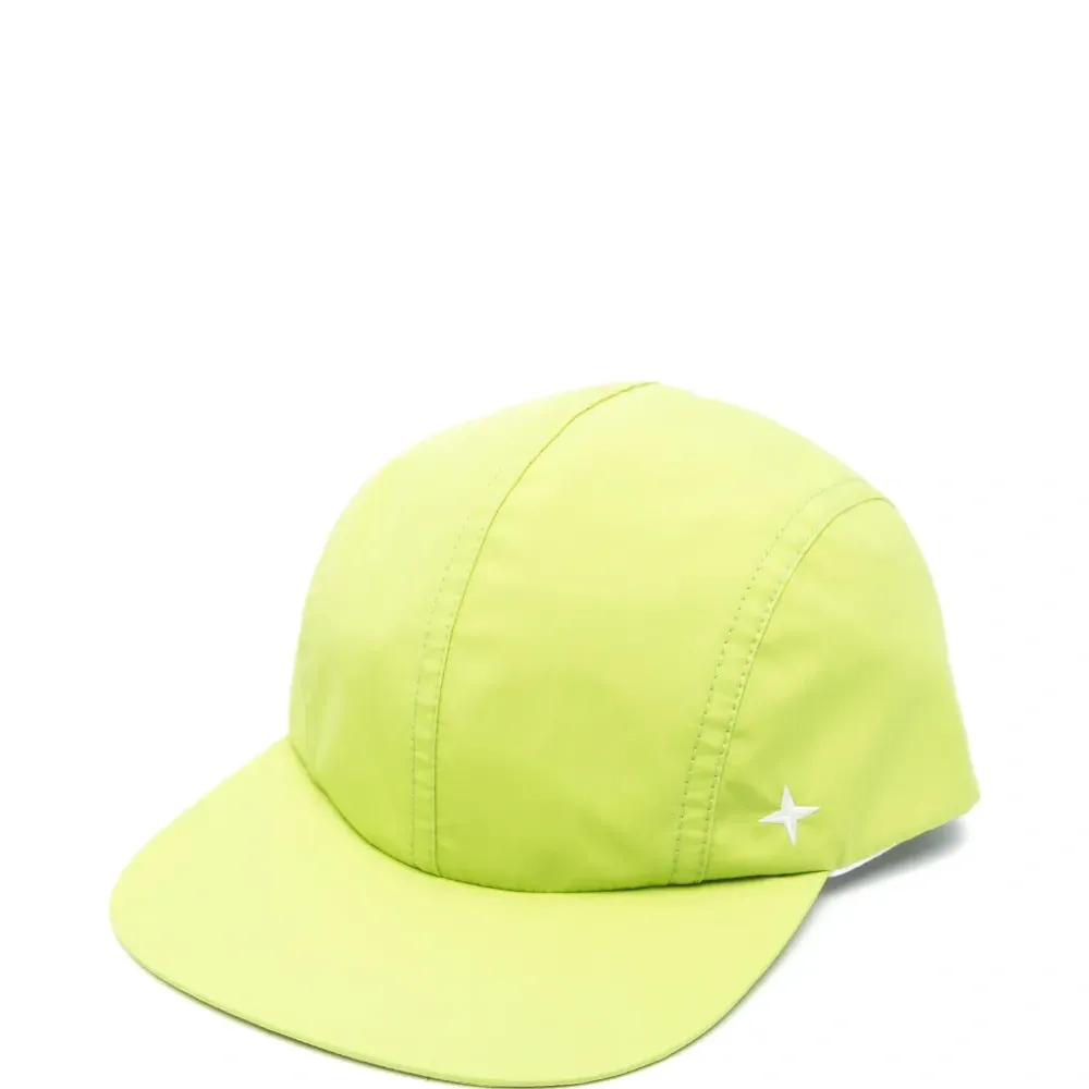 Кепка с вышитым логотипом