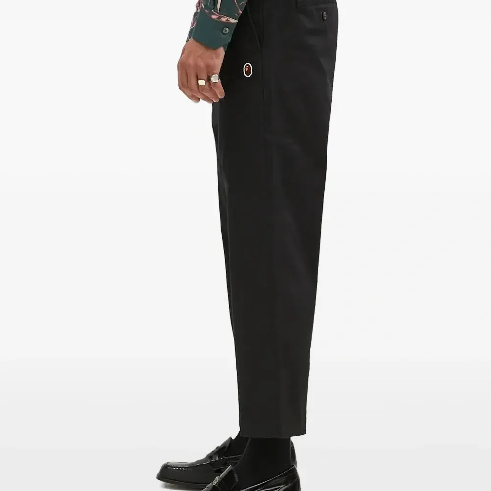 брюки с логотипом