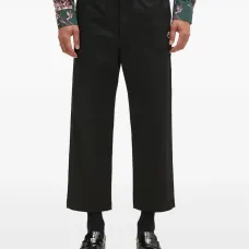 брюки с логотипом