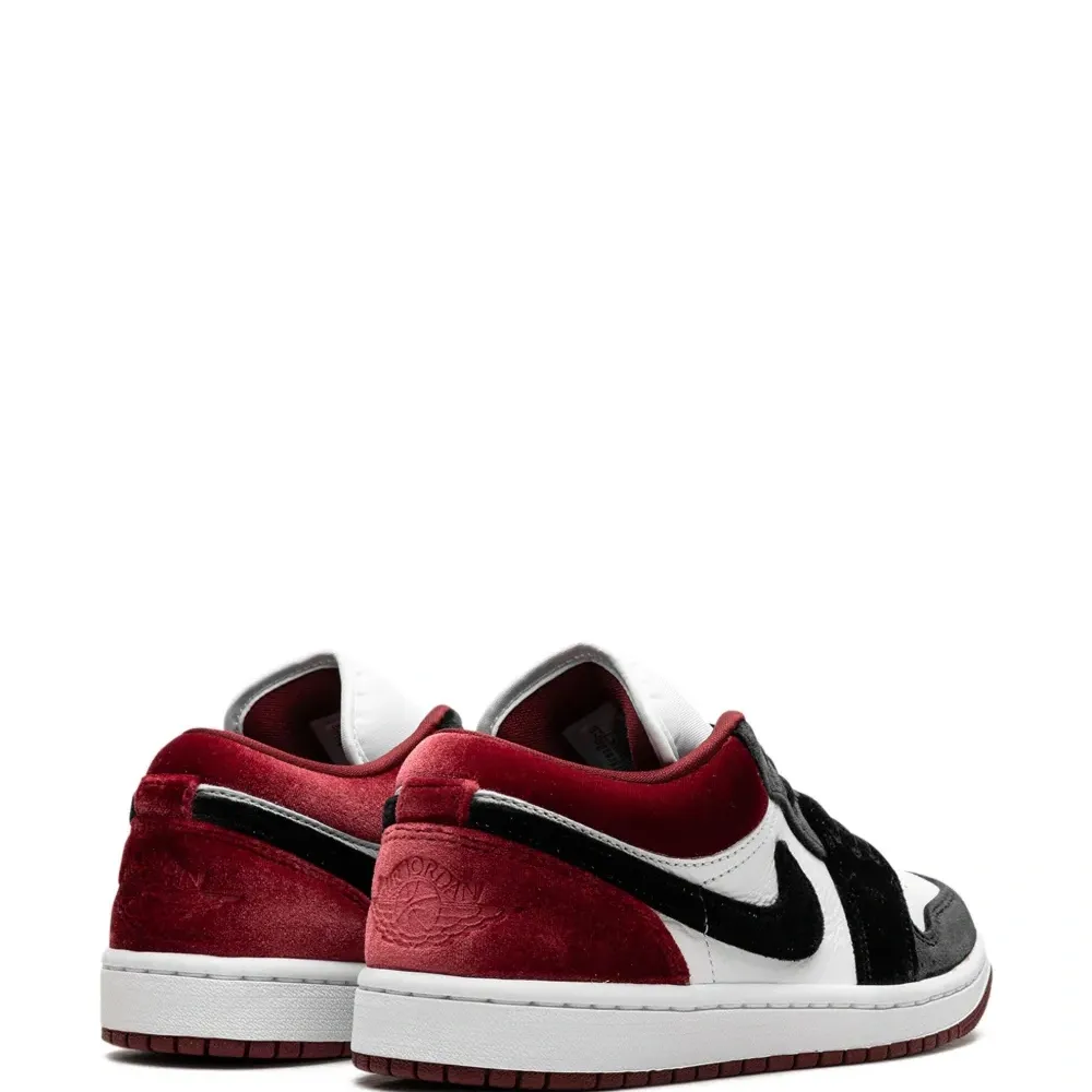 Кроссовки Jordan 1 Low SE Velvet Black Toe - Black/White/Team Red