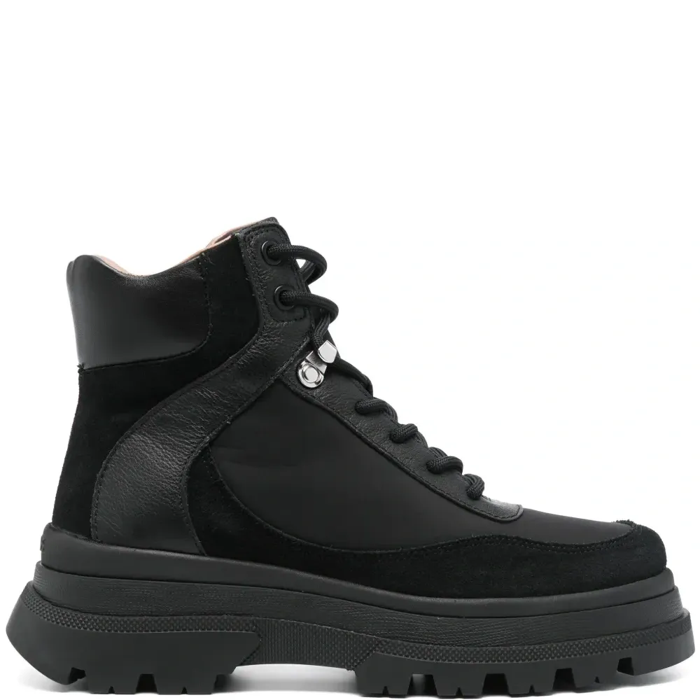 Ботинки на шнуровке Ботинки на шнуровке