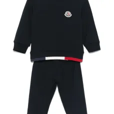 Спортивный костюм с нашивкой-логотипом Спортивный костюм с нашивкой-логотипом