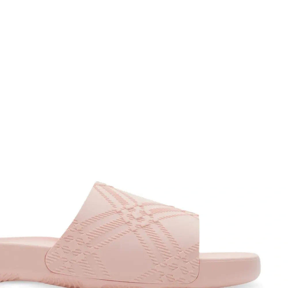 Шлепанцы в клетку