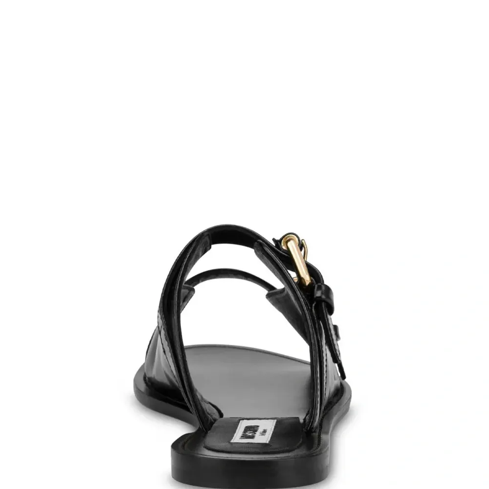 Сандалии с пряжками