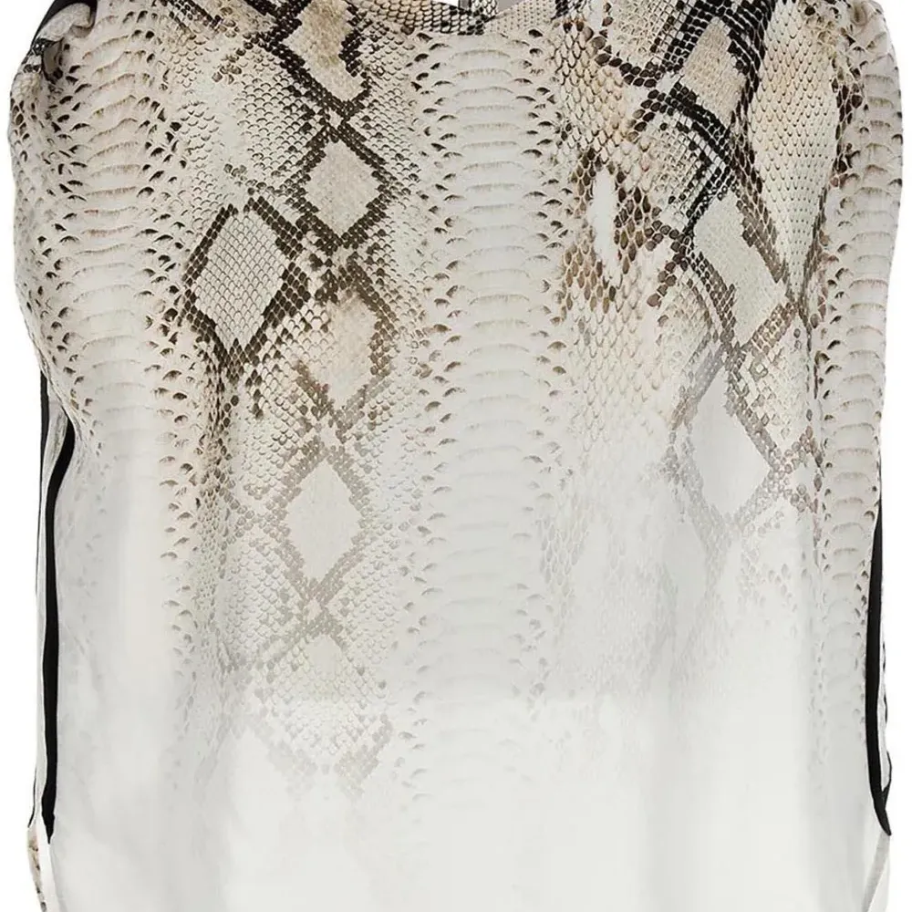 Блузка со змеиным принтом