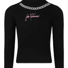 Свитер с вышитым логотипом