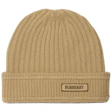 шапка бини с нашивкой-логотипом