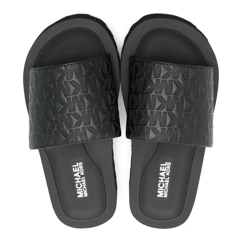 Слиперы с тиснением логотипа Слиперы с тиснением логотипа