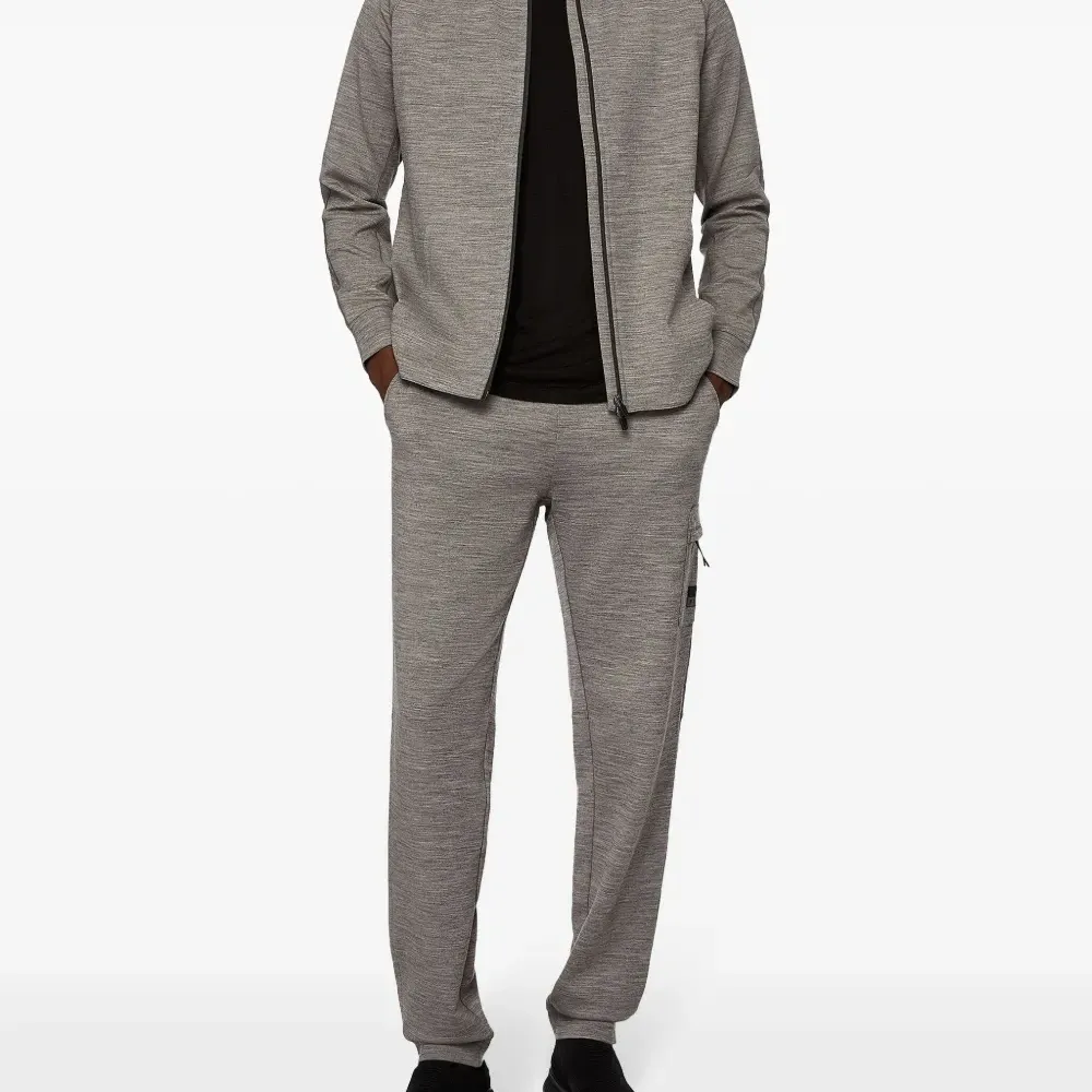 Толстовка на молнии