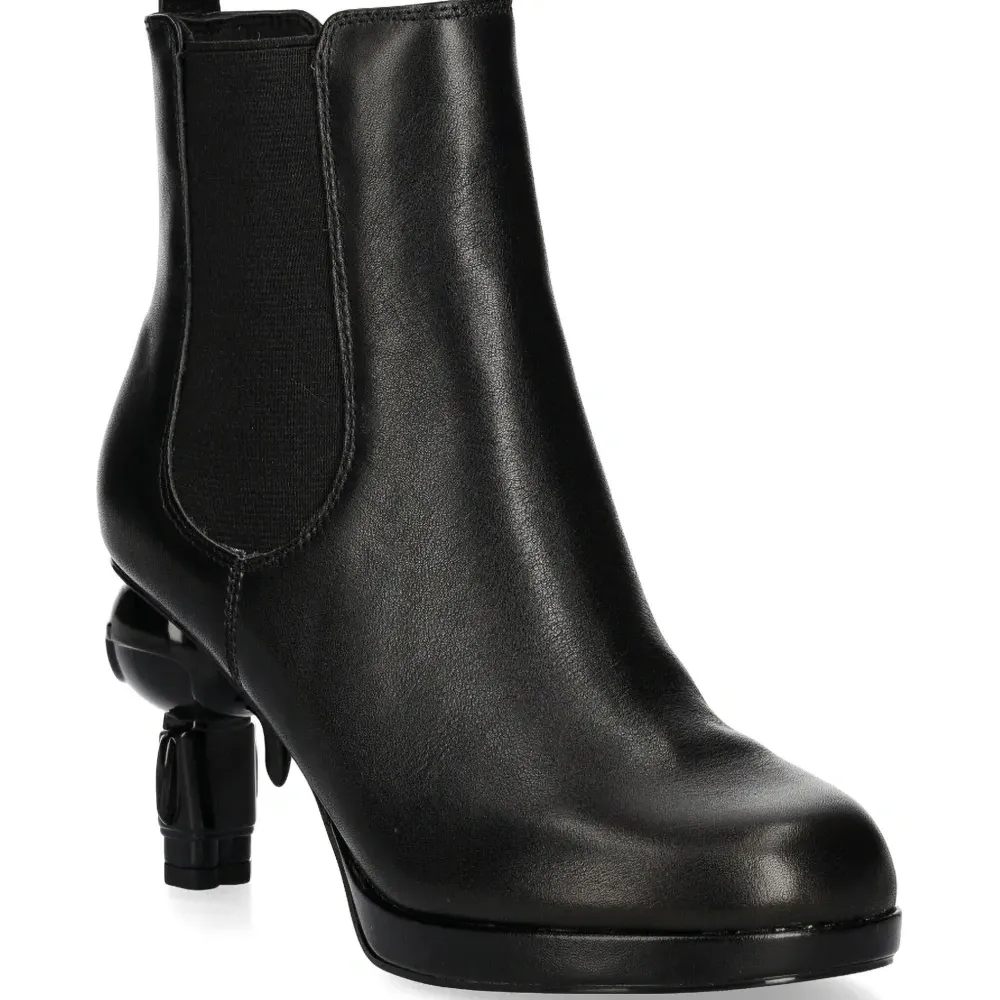 Кожаные ботинки