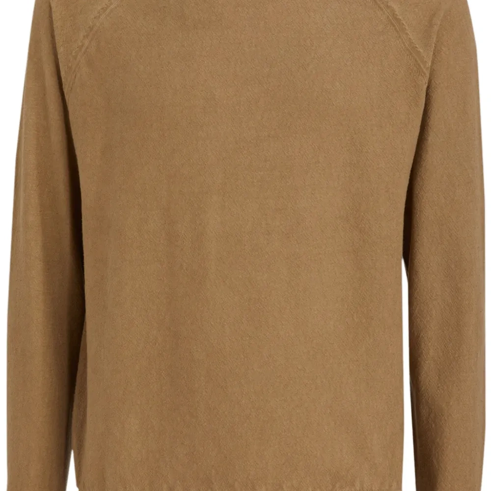 Свитер с круглым вырезом