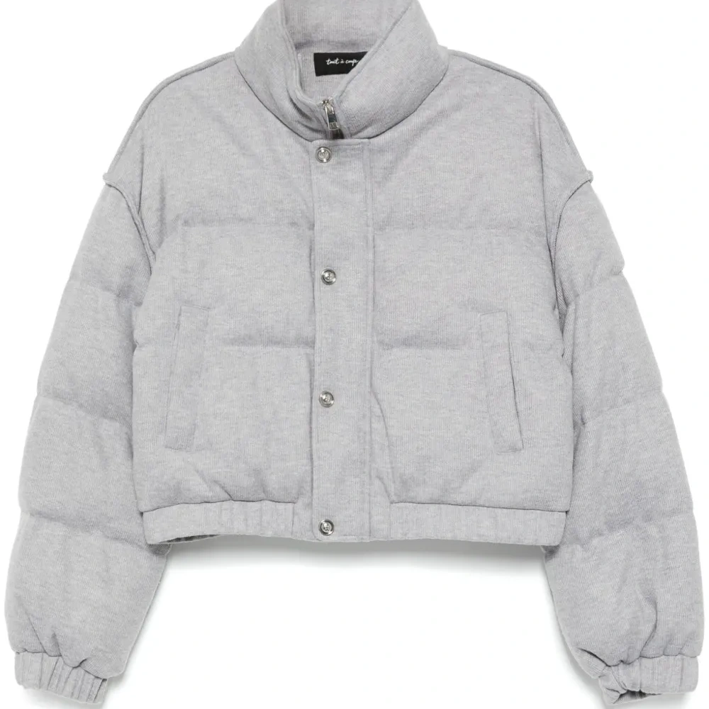 Укороченный пуховик