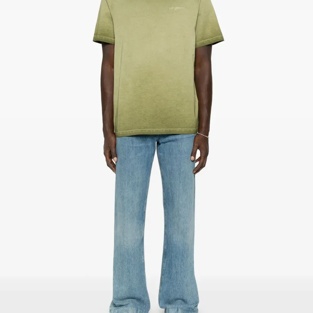 Футболка с выцветшим эффектом