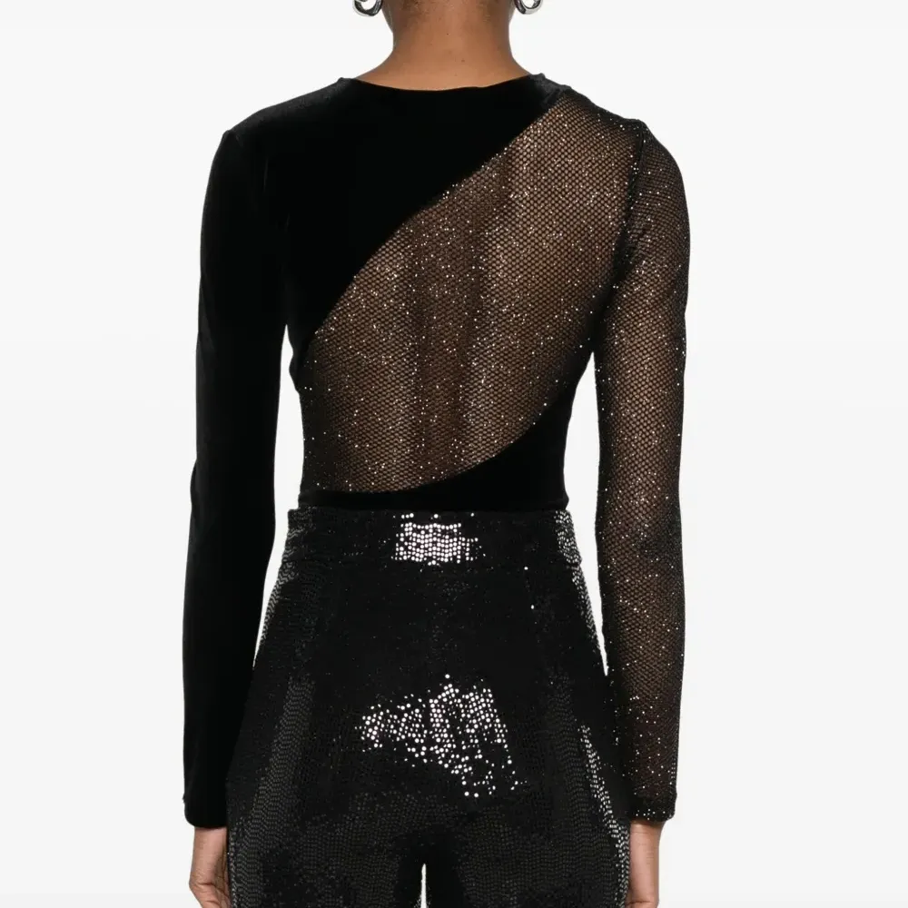 Бархатное боди с сетчатой вставкой