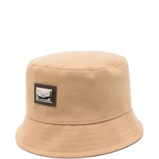 кепка с логотипом