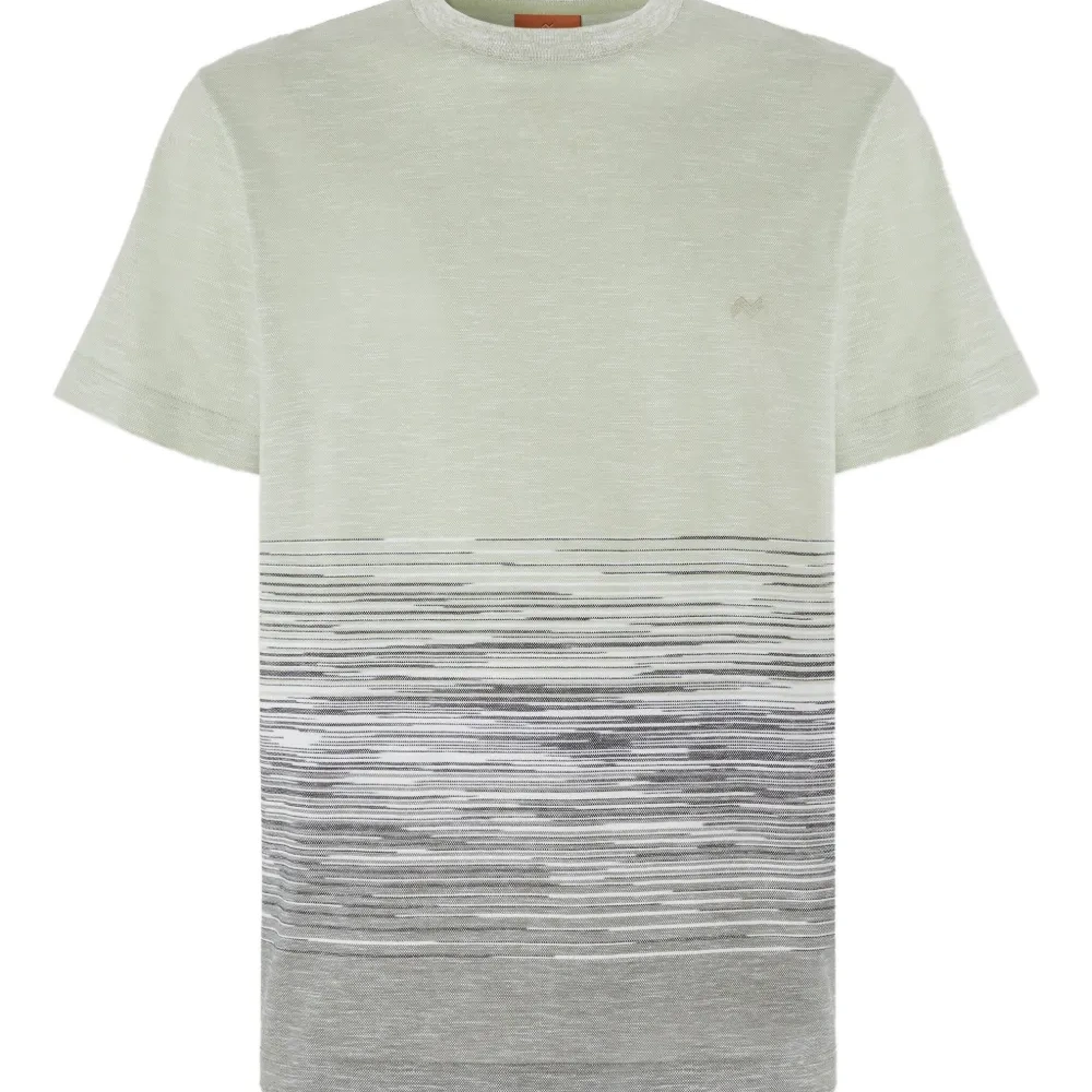 Футболка вязки интарсия