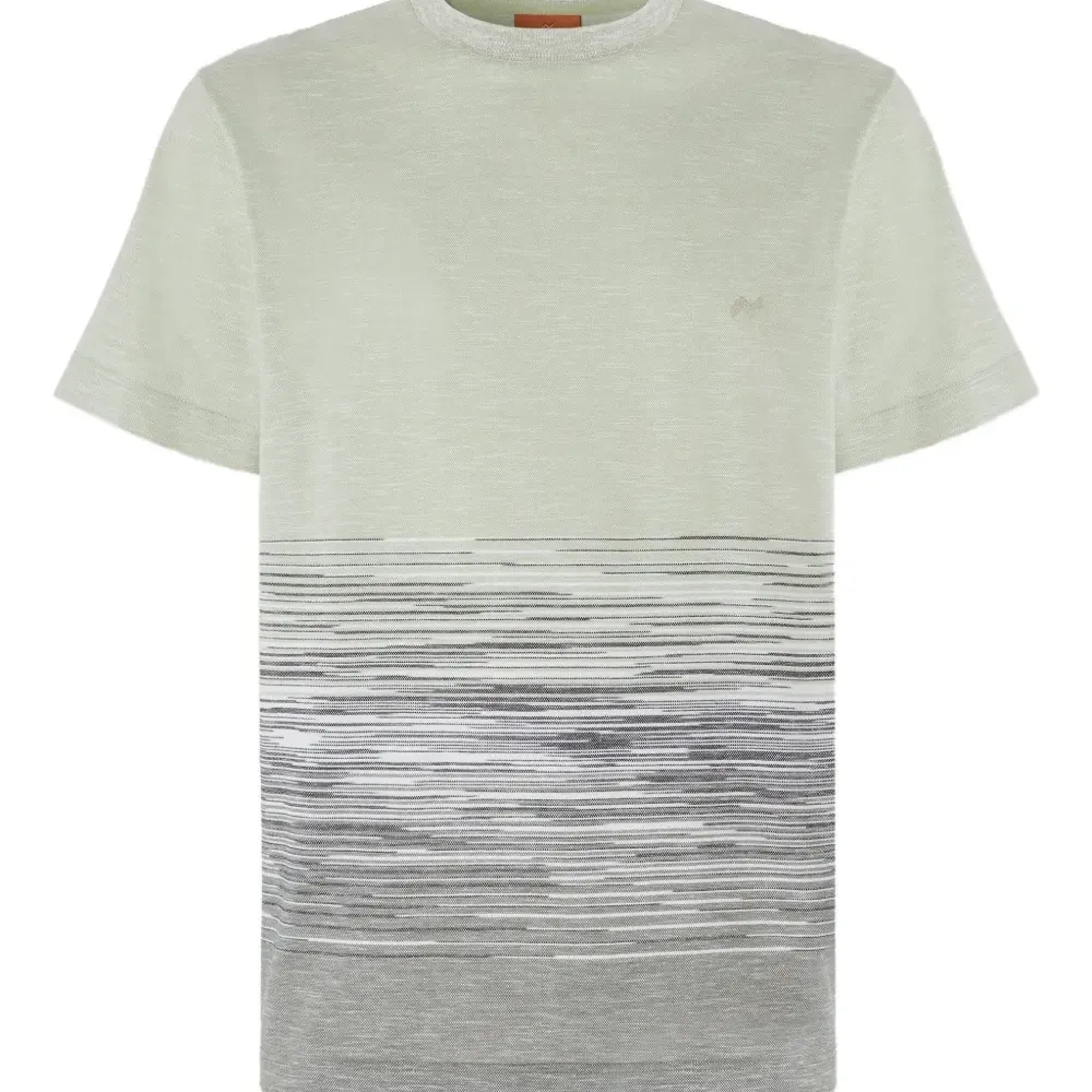 Футболка вязки интарсия