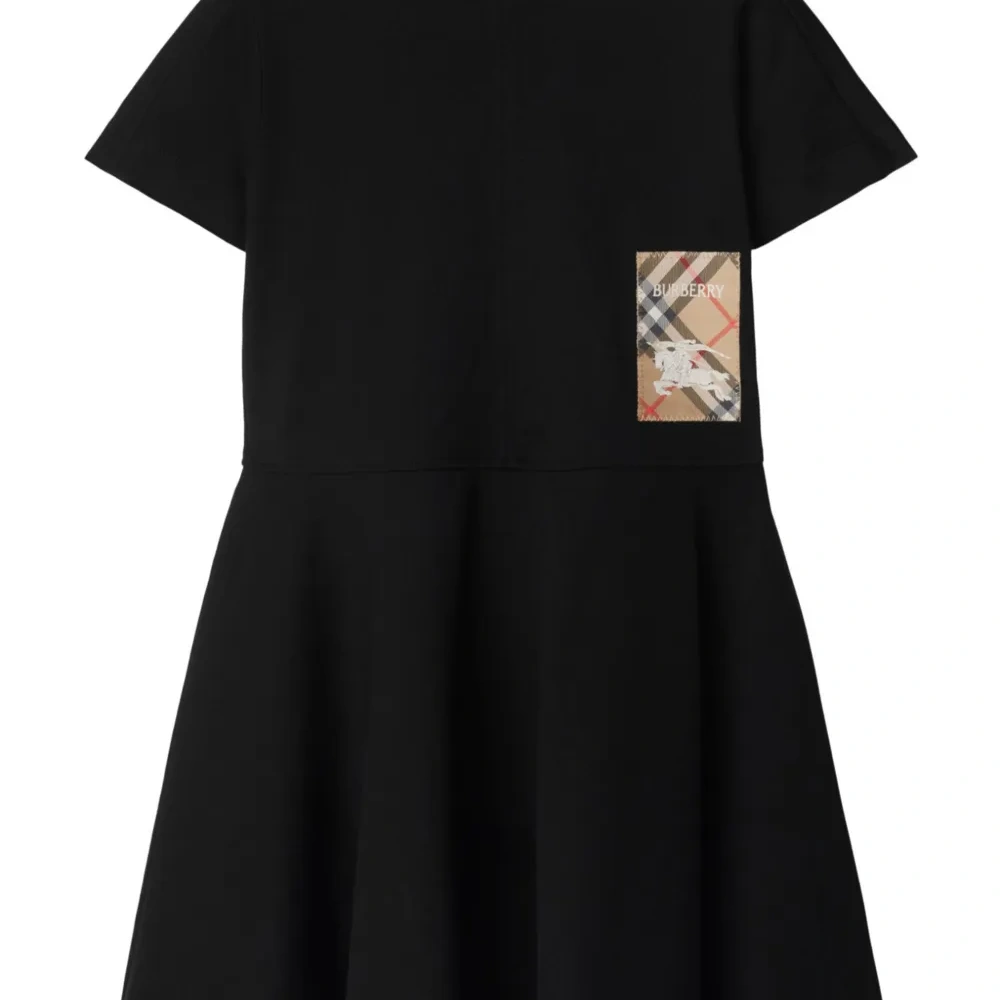 Платье с нашивкой в клетку