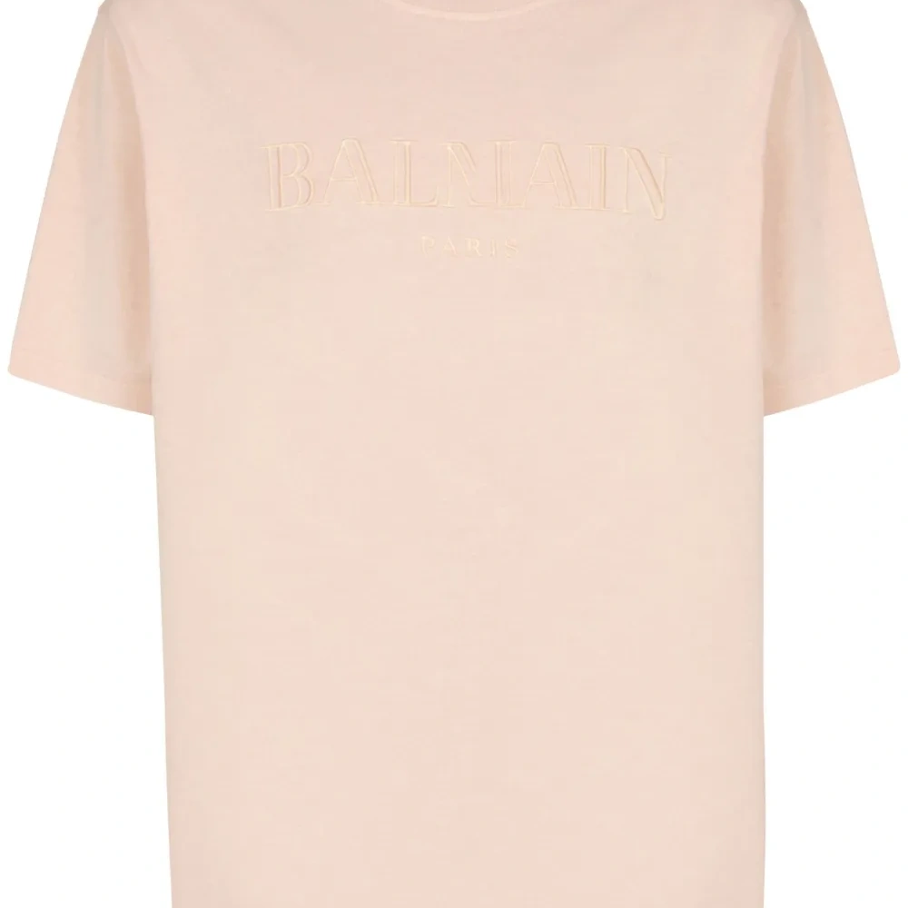 Футболка с вышитым логотипом