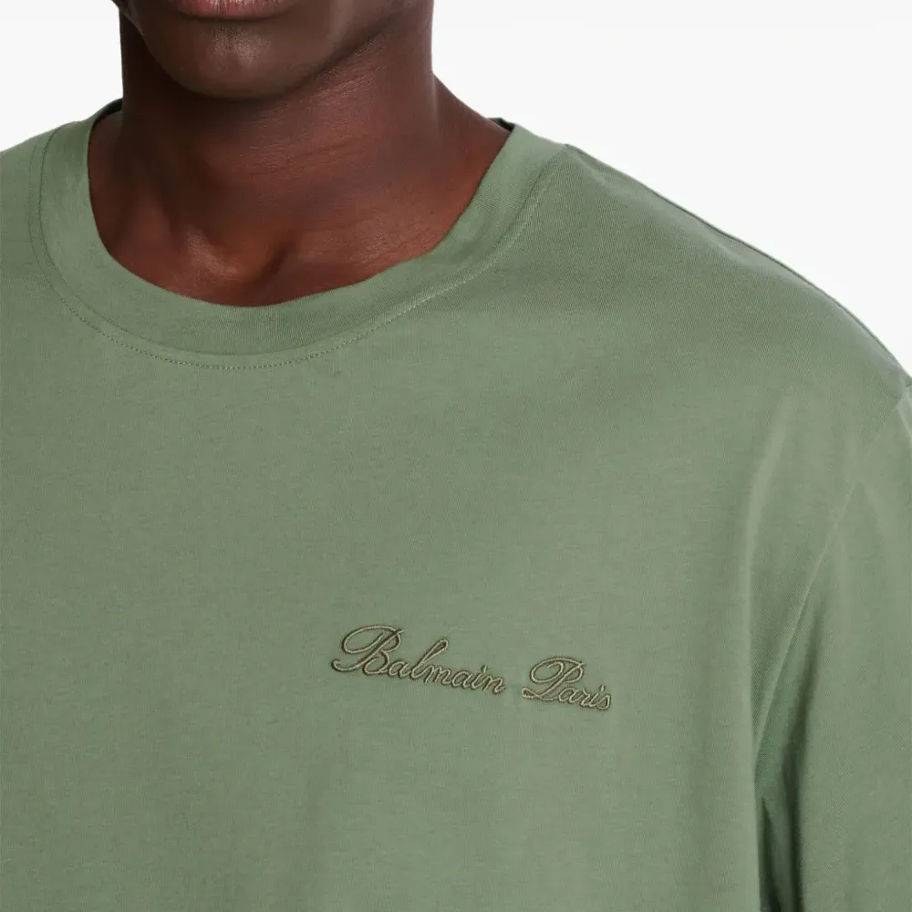 Футболка с вышитым логотипом