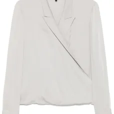Блузка с заостренными лацканами