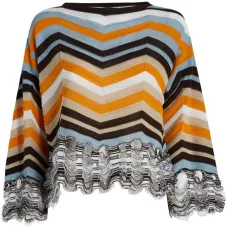 Блузка с вырезом-лодочкой