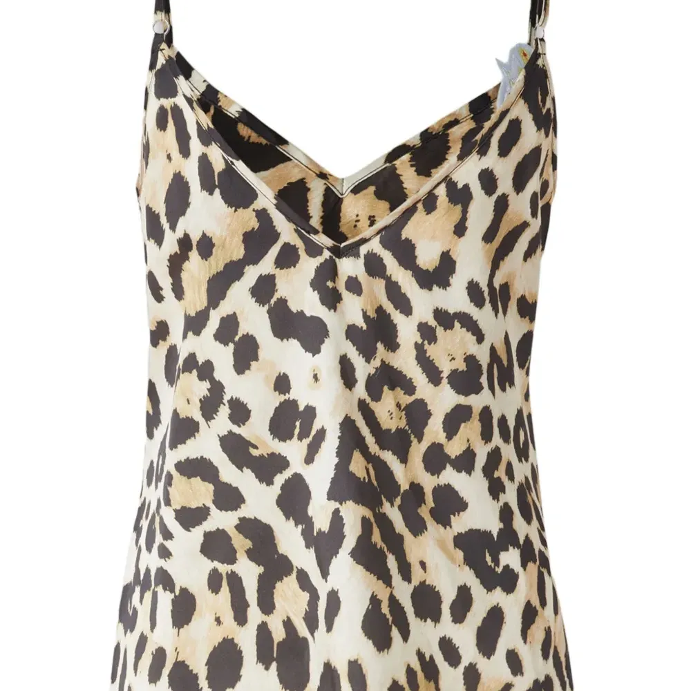 Топ с леопардовым принтом