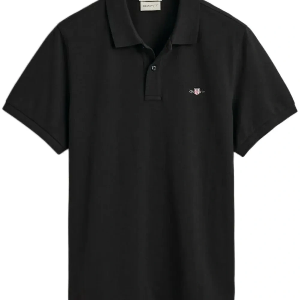 Рубашка поло с вышитым логотипом