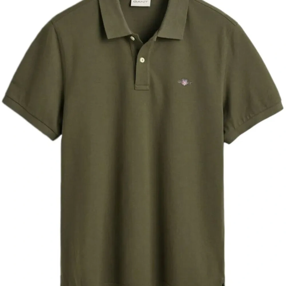 Рубашка поло с вышитым логотипом